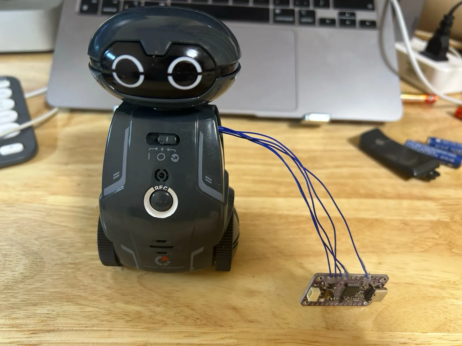 With the head still on: blue wires coming out of the side of the body to the FT232H